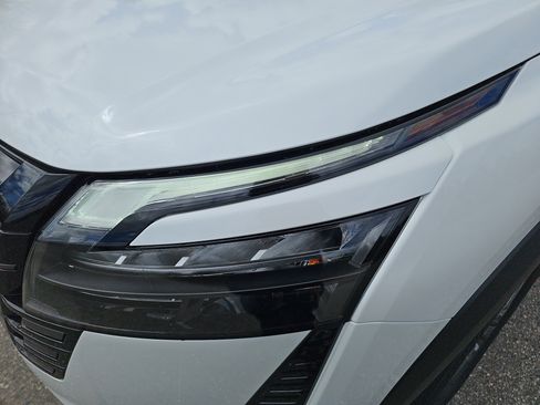 New 2026 Nissan Pathfinder SV image 14