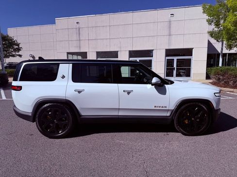 Used 2023 Rivian R1S Adventure AWD/4WD image 17