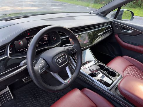Used 2022 Audi SQ7 Prestige AWD/4WD image 11