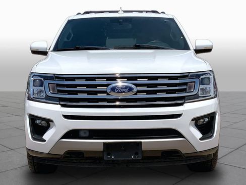 Used 2019 Ford Expedition XLT w/ Equipment Group 202A AWD/4WD image 4