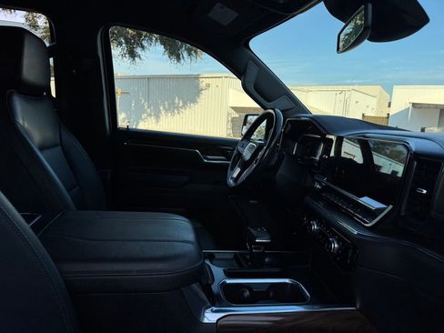 Used 2023 GMC Sierra 1500 SLT w/ SLT Premium Package image 30