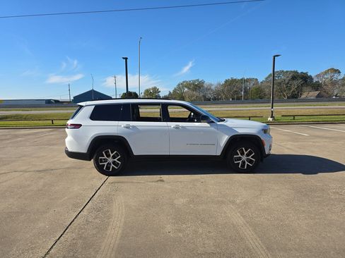 Used 2025 Jeep Grand Cherokee L Limited w/ Luxury Tech Group II image 8