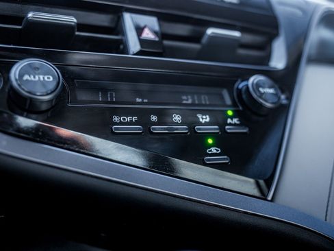 Used 2024 Toyota Camry SE image 21