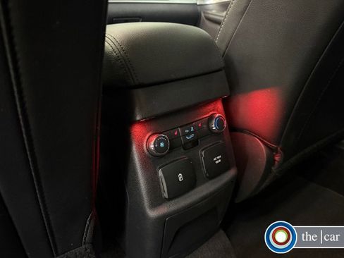 Used 2018 Ford Explorer Limited w/ Equipment Group 301A FWD image 16
