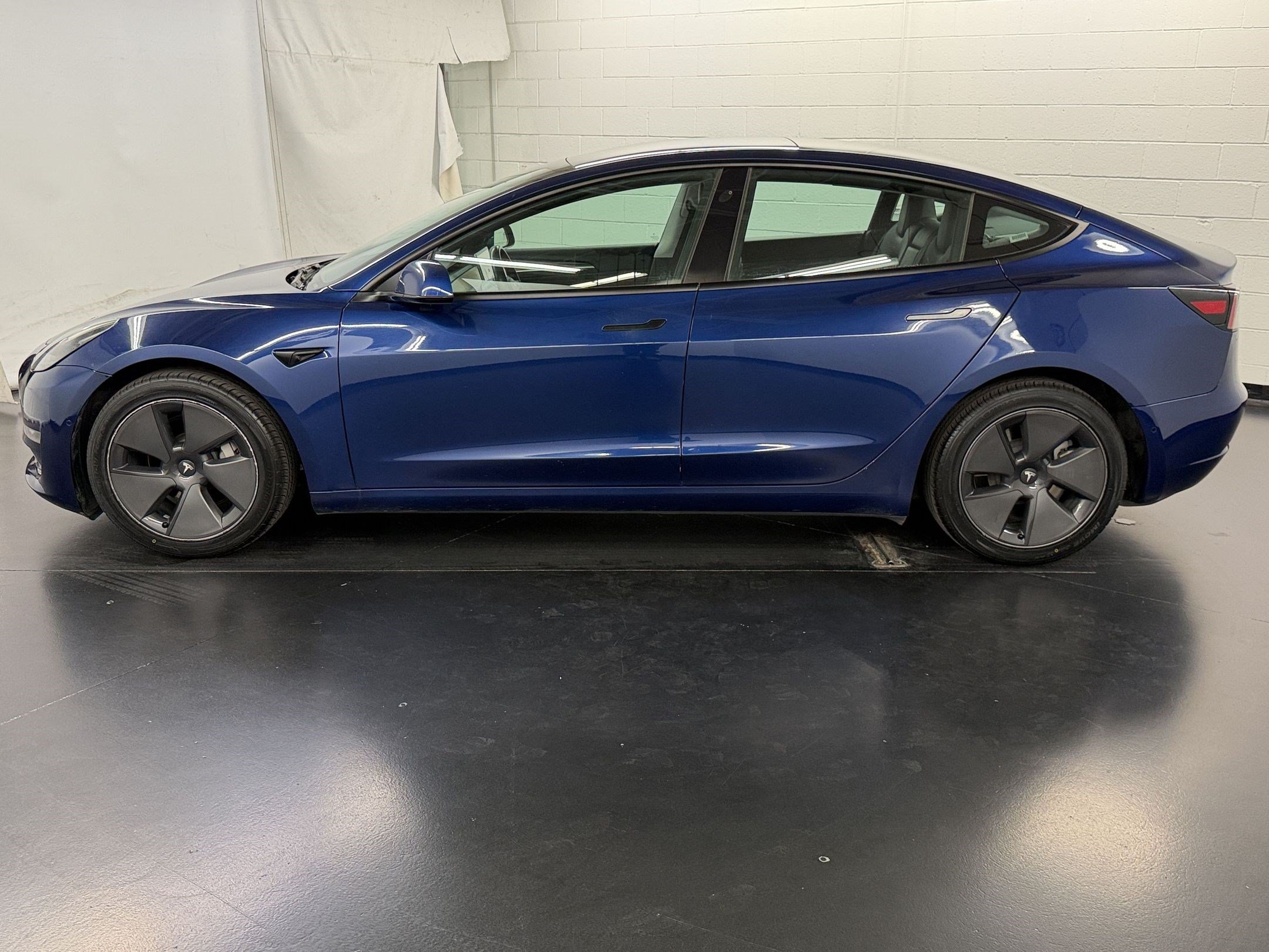 Used 2022 Tesla Model 3 Long Range AWD/4WD image 2