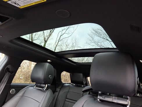 Used 2025 Land Rover Range Rover Evoque Dynamic SE image 11