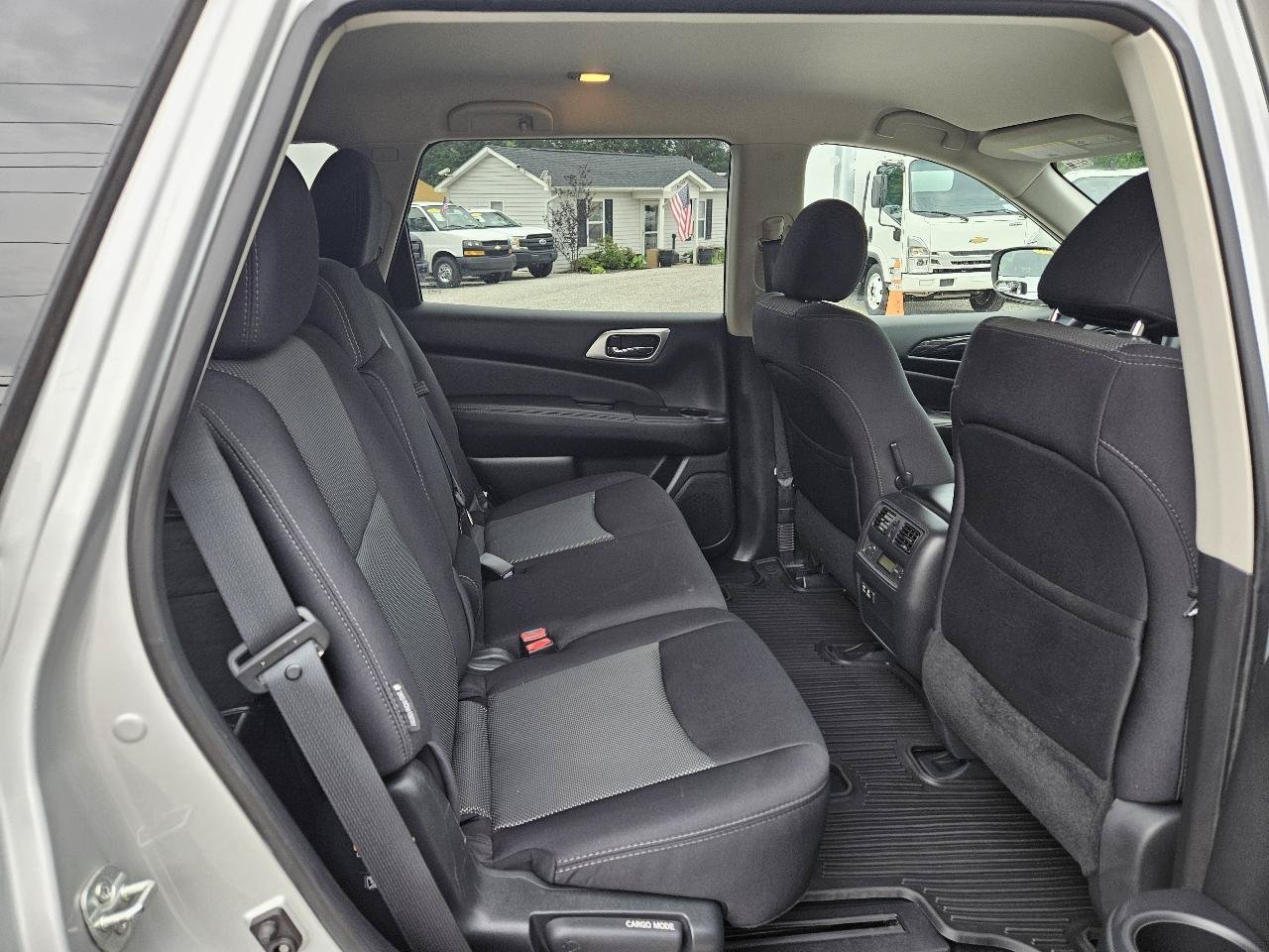 Used 2019 Nissan Pathfinder S AWD/4WD image 27