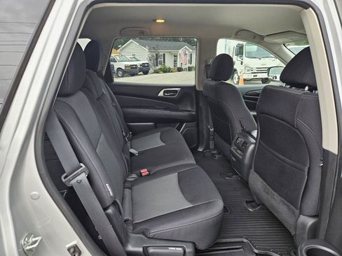 Used 2019 Nissan Pathfinder S AWD/4WD image 27