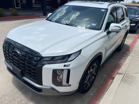 Used 2023 Hyundai Palisade Limited w/ Cargo Package FWD image 1
