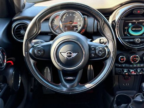 Used 2017 MINI Cooper S image 18