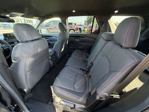 Used 2025 Honda Pilot Sport image 12