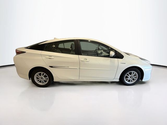Certified 2017 Toyota Prius Four FWD image 7