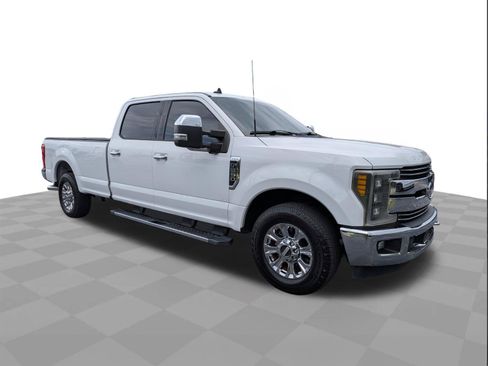 Used 2019 Ford F250 Lariat w/ Chrome Package RWD image 2