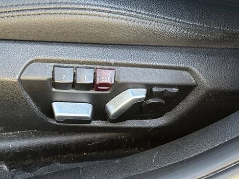 Used 2018 BMW 340i Sedan w/ Premium Package image 16