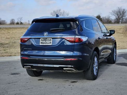 Used 2023 Buick Enclave Essence image 7