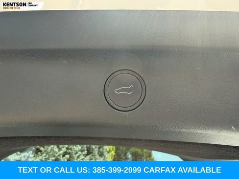 Used 2022 Tesla Model Y Performance AWD/4WD image 31