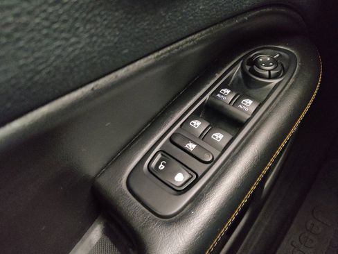 Used 2018 Jeep Compass Latitude w/ Cold Weather Group AWD/4WD image 27