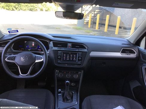 Used 2022 Volkswagen Tiguan S FWD image 8