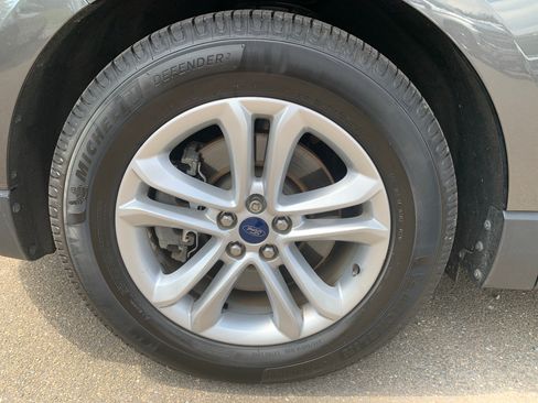Used 2019 Ford Edge SEL w/ Equipment Group 201A AWD/4WD image 39