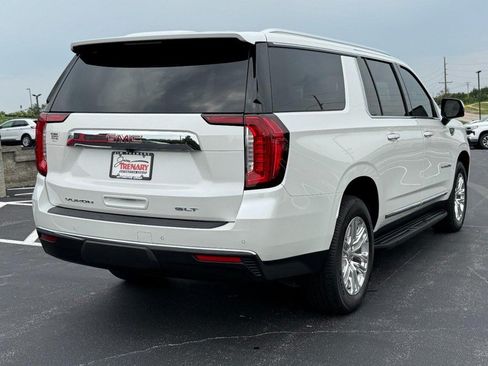 Used 2023 GMC Yukon XL SLT w/ SLT Premium Package AWD/4WD image 3