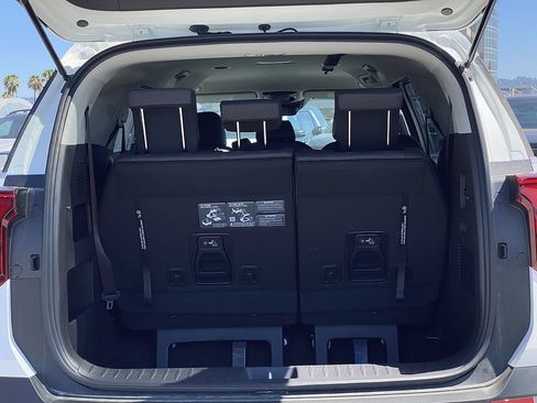 New 2026 Kia Carnival LXS FWD image 22