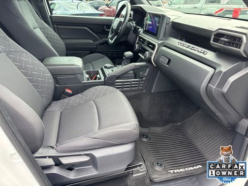 Used 2024 Toyota Tacoma SR image 13