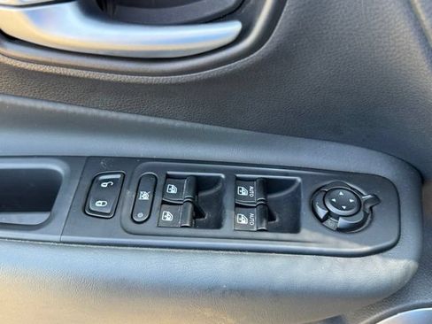 Certified 2022 Jeep Renegade Latitude w/ Convenience Group AWD/4WD image 9