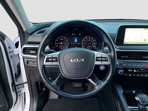 Used 2022 Kia Telluride LX image 11