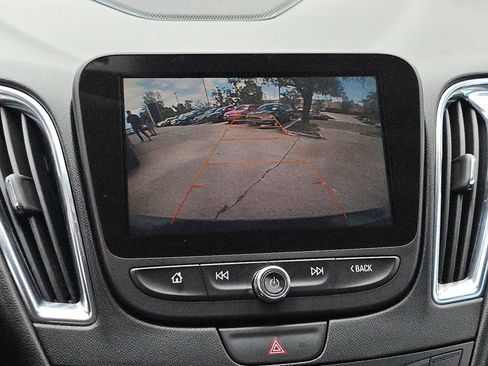 Used 2016 Chevrolet Malibu Premier w/ Driver Confidence Package II FWD image 27