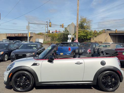 Used 2015 MINI Cooper Convertible image 3