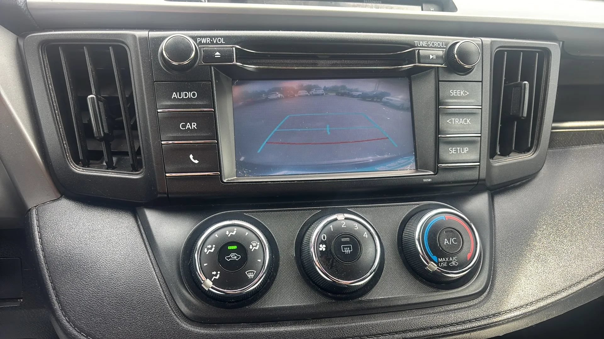 Used 2016 Toyota RAV4 LE FWD image 27