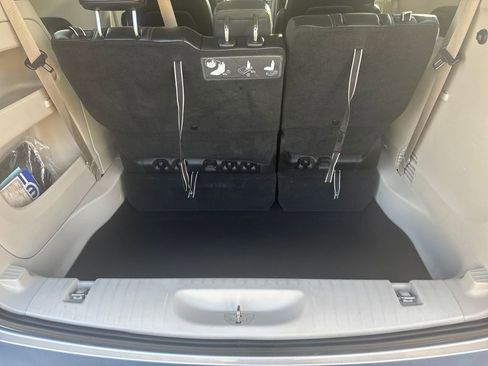 Used 2017 Chrysler Pacifica Touring-L Plus w/ Tire & Wheel Group image 28