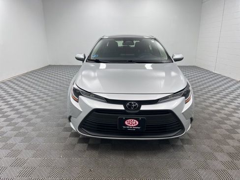 Used 2024 Toyota Corolla LE image 2
