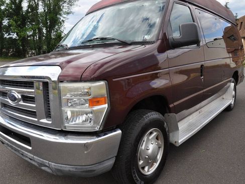 Used 2010 Ford E-350 and Econoline 350 XL RWD image 3