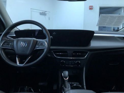 Used 2025 Buick Encore GX Preferred AWD/4WD image 18