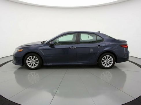 Used 2025 Toyota Camry LE FWD image 5