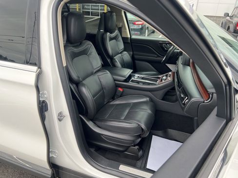 Used 2021 Lincoln Aviator Reserve w/ Equipment Group 202A AWD/4WD image 64