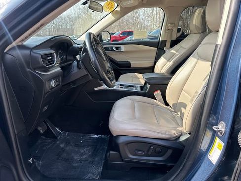 Used 2020 Ford Explorer XLT w/ Equipment Group 202A image 23