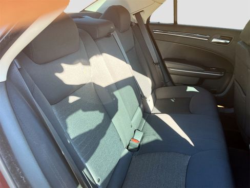 Used 2023 Chrysler 300 Touring w/ Safetytec Plus Group image 26