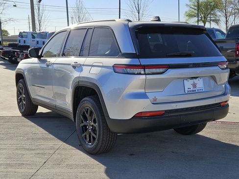 New 2025 Jeep Grand Cherokee Altitude RWD image 3
