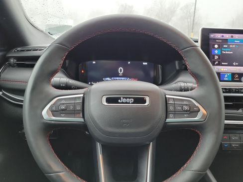 Used 2024 Jeep Compass Trailhawk w/ Trailhawk Elite Group image 9