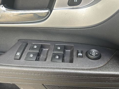 Used 2017 Chevrolet Equinox LT w/ Convenience Package FWD image 11