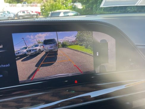 Used 2022 Cadillac Escalade ESV Sport Platinum w/ LPO, ONYX Package AWD/4WD image 10