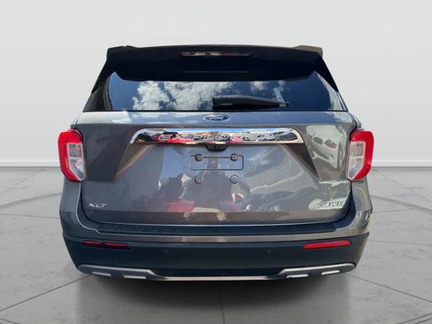 Used 2022 Ford Explorer XLT w/ Equipment Group 202A AWD/4WD image 6