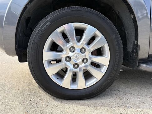 Used 2014 Toyota Sequoia Platinum AWD/4WD image 9