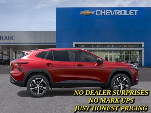 New 2026 Chevrolet Trax RS FWD image 5