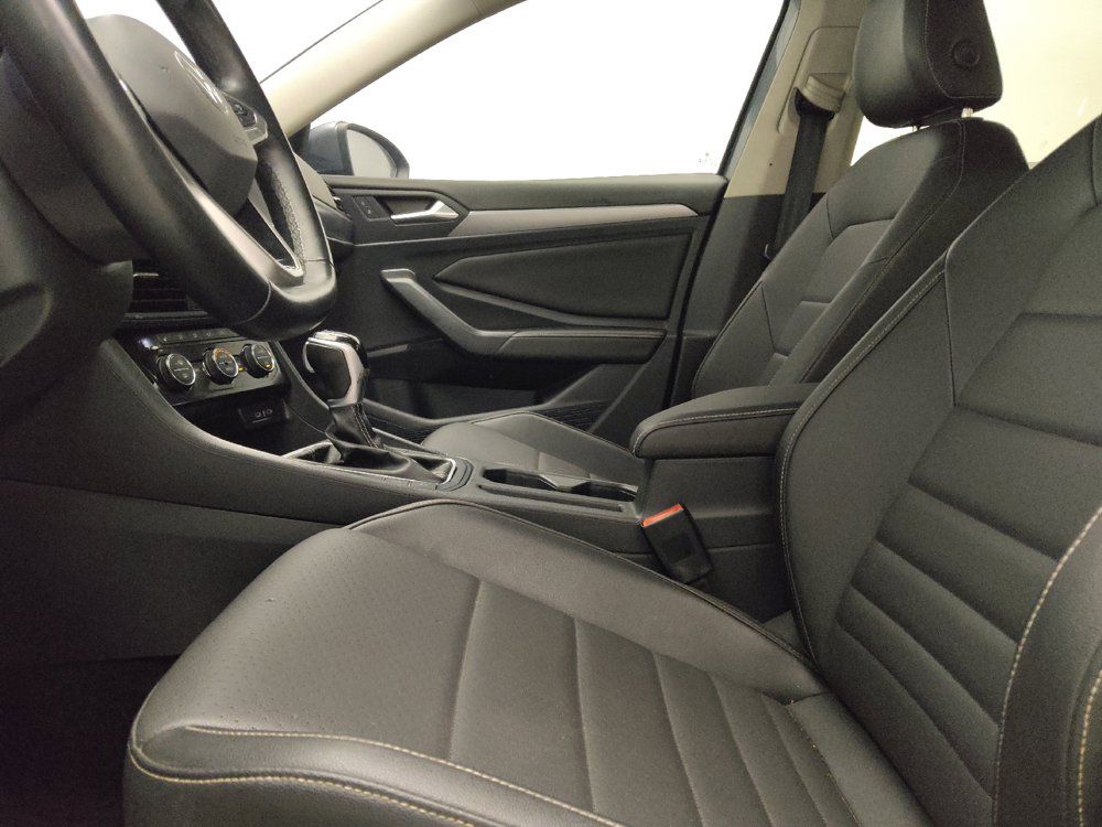 Used 2024 Volkswagen Jetta SE FWD image 17
