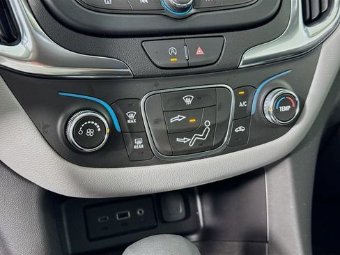 Used 2024 Chevrolet Equinox LS w/ LS Convenience Package FWD image 17