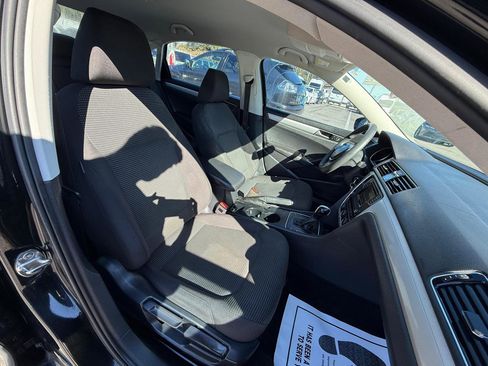 Used 2016 Volkswagen Passat 1.8T S image 10