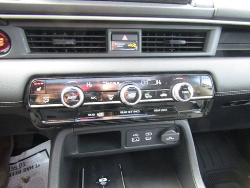 Used 2023 Honda Pilot Touring image 21